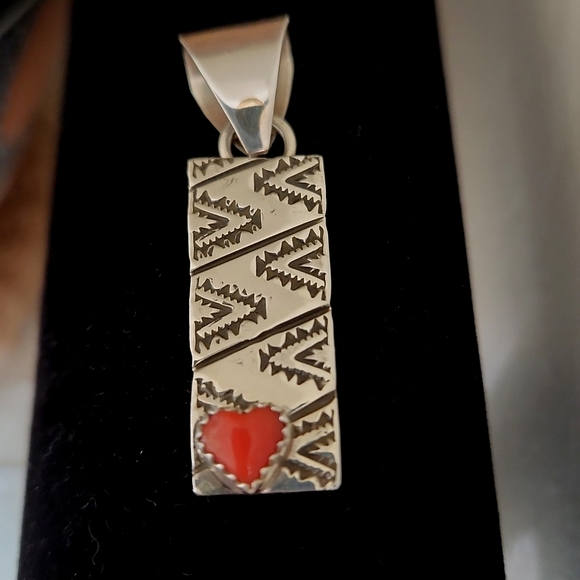 Beautiful Native American Navajo Sterling and Coral Pendant ❤️ - Picture 7 of 8
